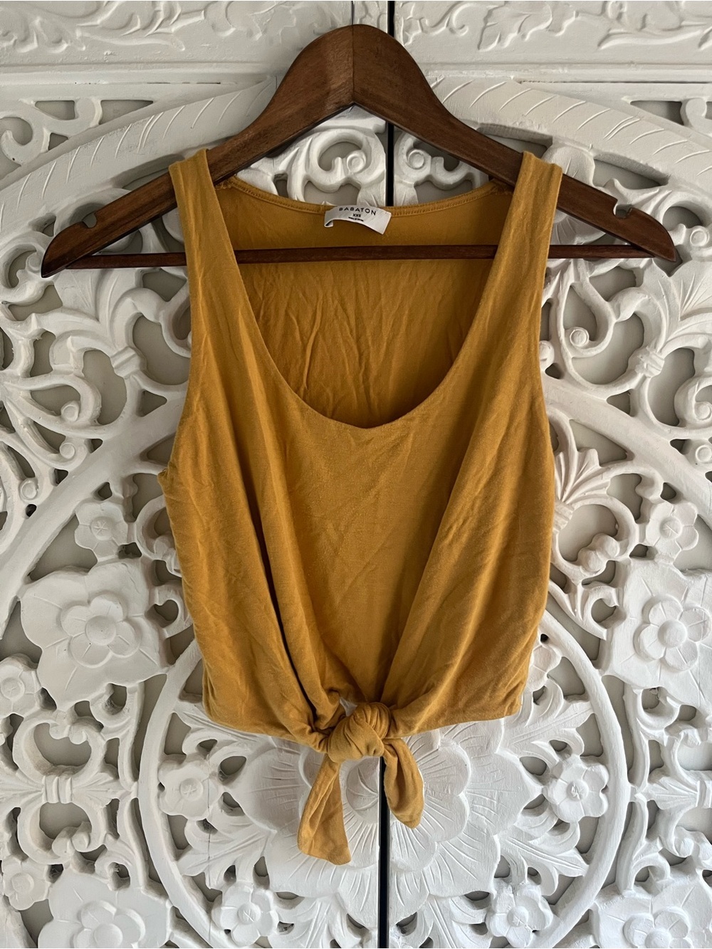Babaton Mustard Tie Front Sleeveless Cropped Tank Top XXS
